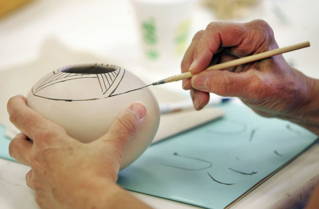 2-day workshop teaches intricacies of Mata Ortiz-style of pottery-making